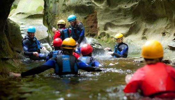 Content HSG gorge walking